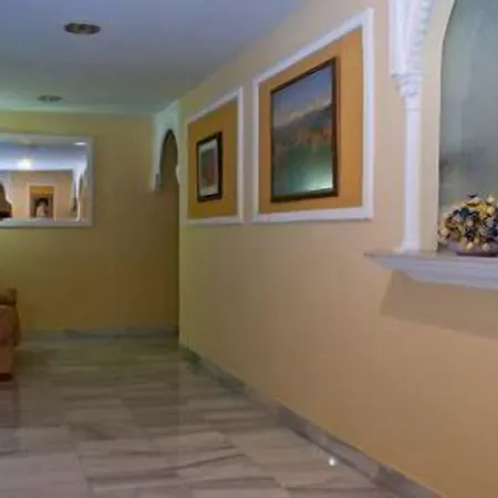 Отель Albero Гранада