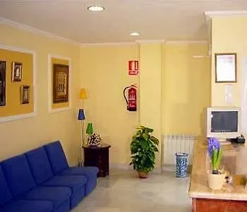 Albero Hotel *
